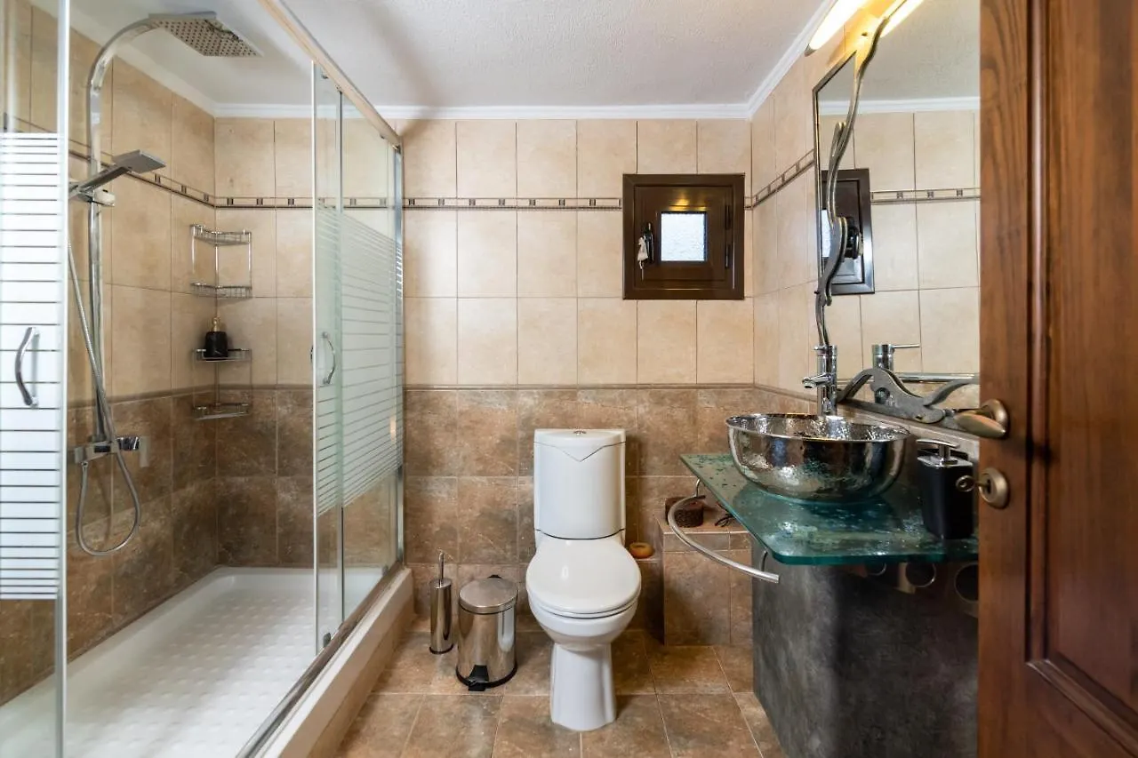 F & B Collection - St Triada For 8 - Villa Niki Αγία Τριάδα